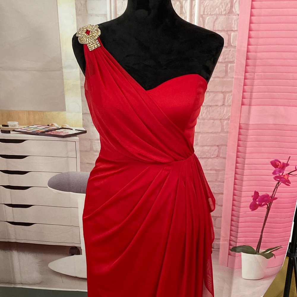 XScape Gorgeous Red Long Formal Dress Size 8